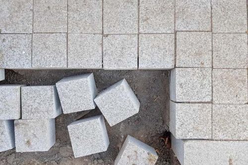 Gạch lát vỉa hè bê tông giả đá cubic kích thước 10x10x6cm